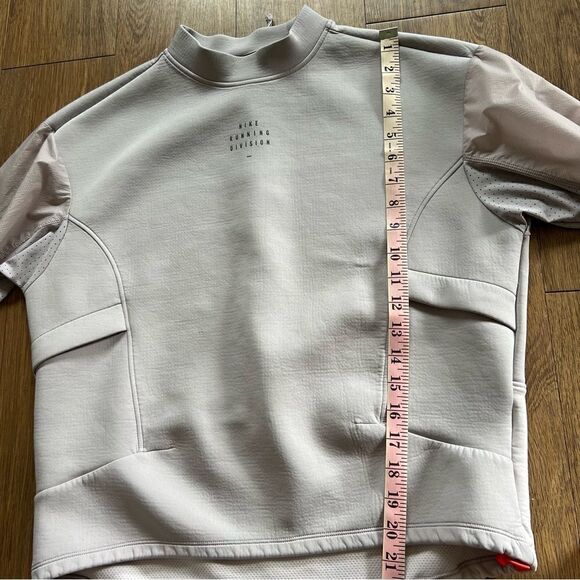 Nike Drifit Running Division Crew Neck Training Top women’s Small - Picture 9 of 10